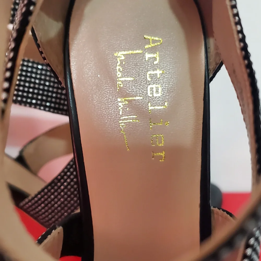 Open toe pumps. - Picture 4 of 10